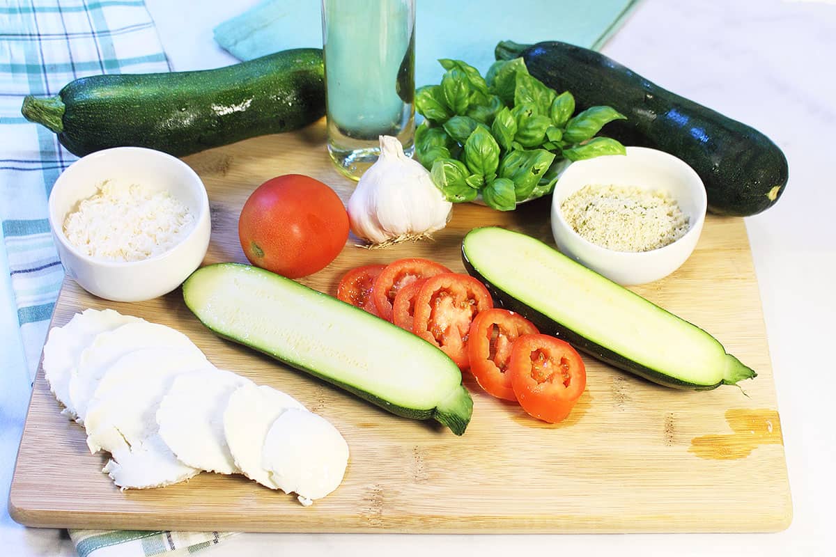 Ingredients for margherita zucchini.