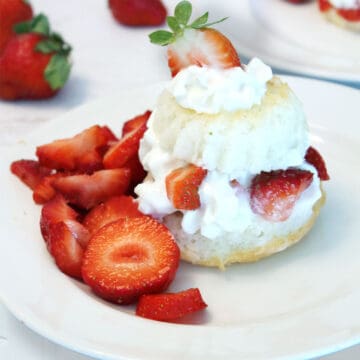 Strawberry shortcake plated closeup.