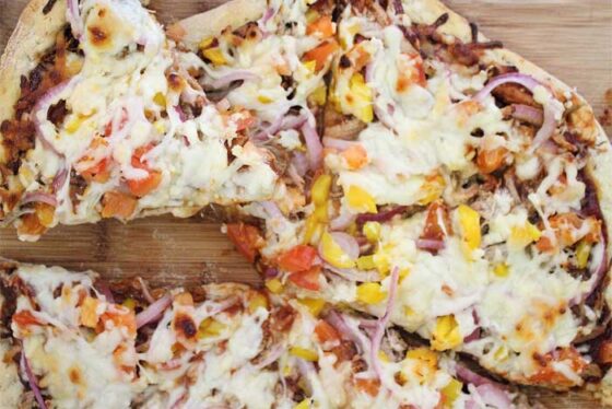 Easy Bbq Pulled Pork Pizza 2 Cookin Mamas