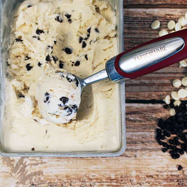 White Godiva Chocolate Ice Cream scoop | 2CookinMamas