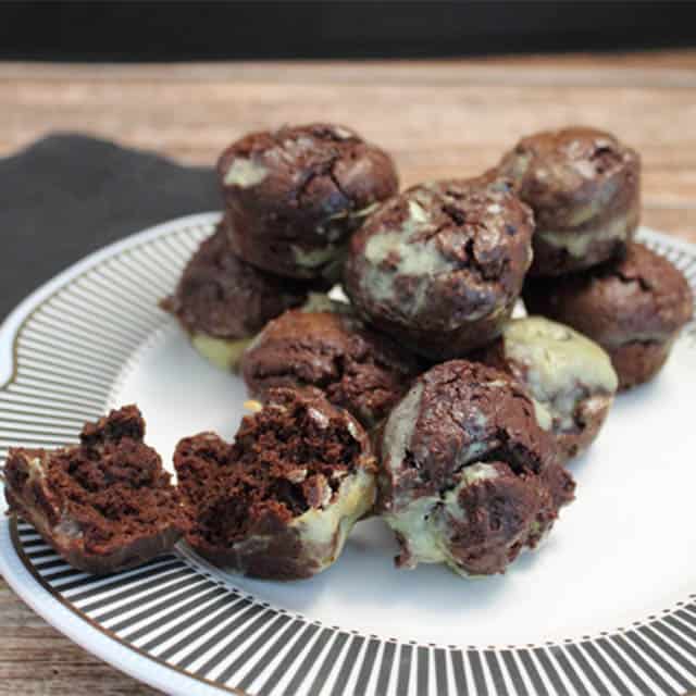 Thin Mint Avocado Brownie Bites square|2CookinMamas