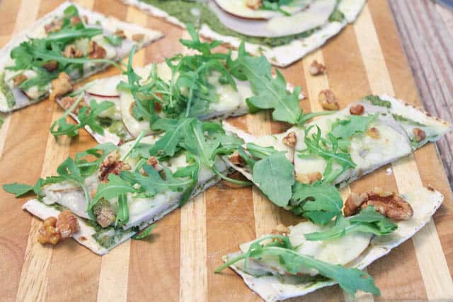 Turkey Apple Pesto Flatbread 640 | 2 Cookin Mamas