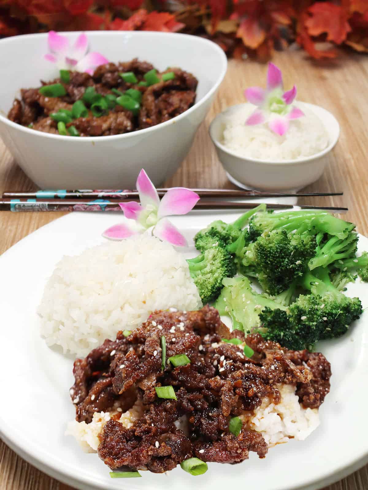 Plated Mongolian Beef with rice and broccoli.