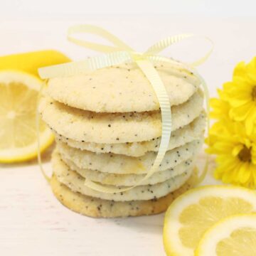 Lemon Poppy Seed Cookies ties with yellow ribbon with slices of lemon.