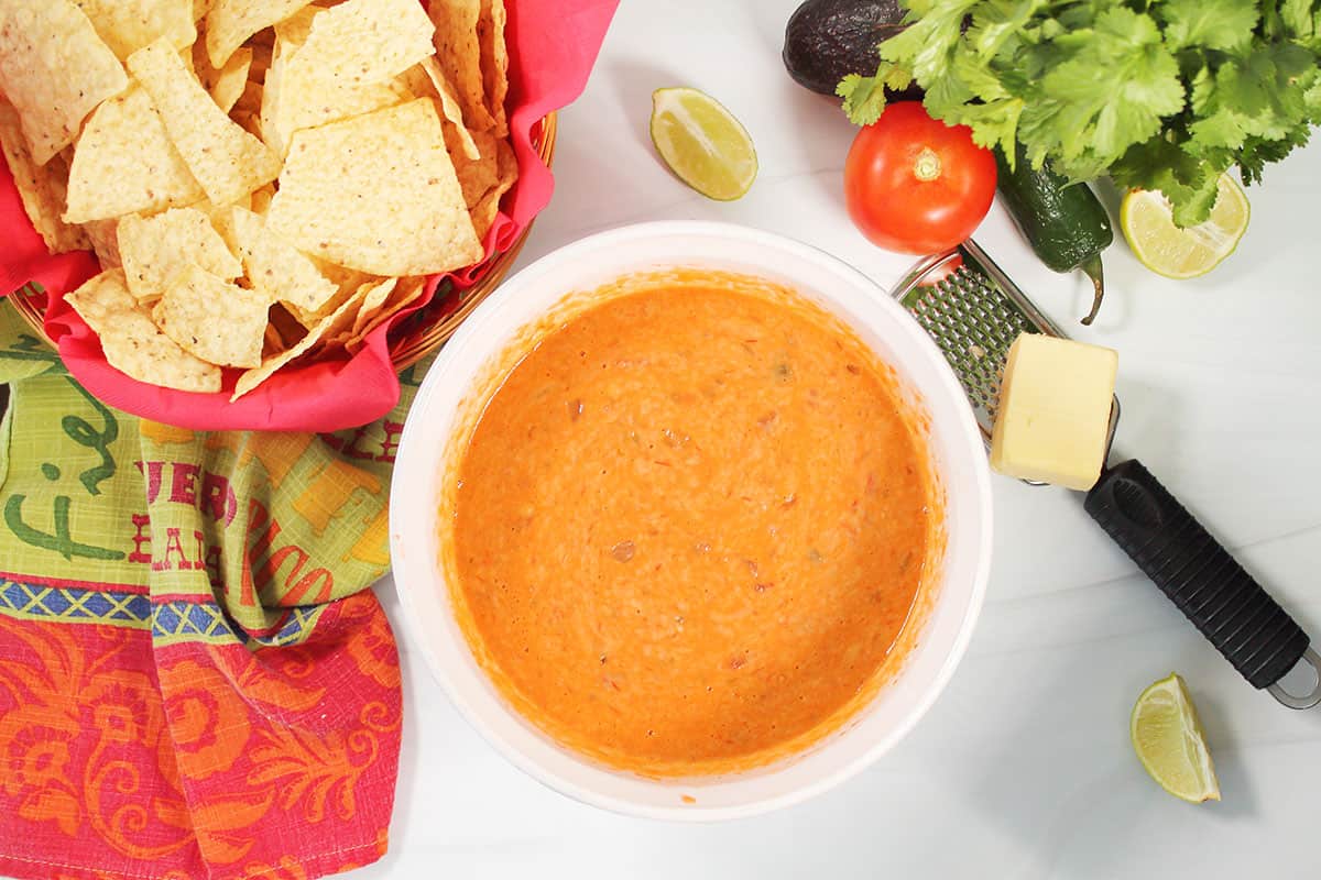 Melted spicy cheese dip.