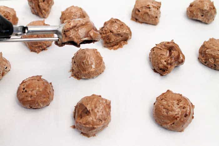 Chocolate Merningue Cookies scoop | 2 Cookin Mamas