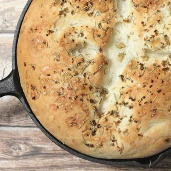 Easy Garlic Rosemary Skillet Bread - 2 Cookin Mamas