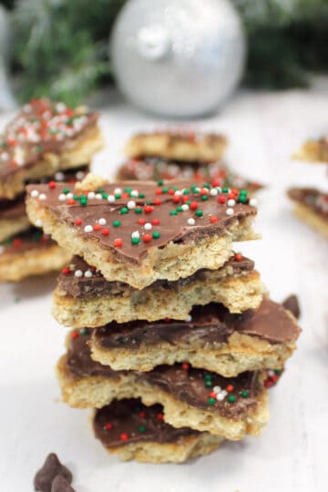 S'mores Christmas Crack with Graham Crackers - 2 Cookin Mamas