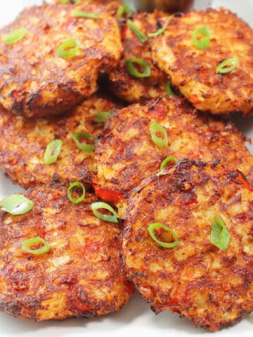 Close up of air fryer cauliflower hash browns.